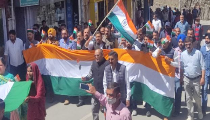 खालिस्तानी धमकी के बाद रिज पर कांग्रेस ने निकाली 1 किलोमीटर लंबी तिरंगा यात्रा, बुजुर्गों से लेकर बच्चे तक हुए शामिल