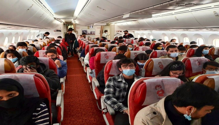 यूक्रेन में फंसे भारतीयों को वापस लाने के लिए हर घंटे भारत सरकार कर रही इतना खर्च, पूरी लागत जानकर चौंक जाएंगे आप