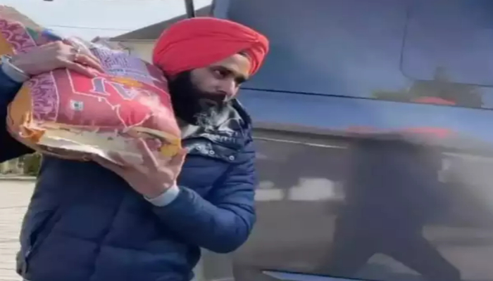 रूस -यूक्रेन युद्ध के बीच जिंदगी बांट रहा भारत का ये लाल, 12 सौ किलोमीटर का सफर कर पहुंचा बुडापेस्ट