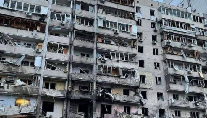 रूस के हमले से धुंआ-धुंआ हुआ यूक्रेन, 12 लाख से अधिक बेघर, खंडहर बन गए खूबसूरत शहर