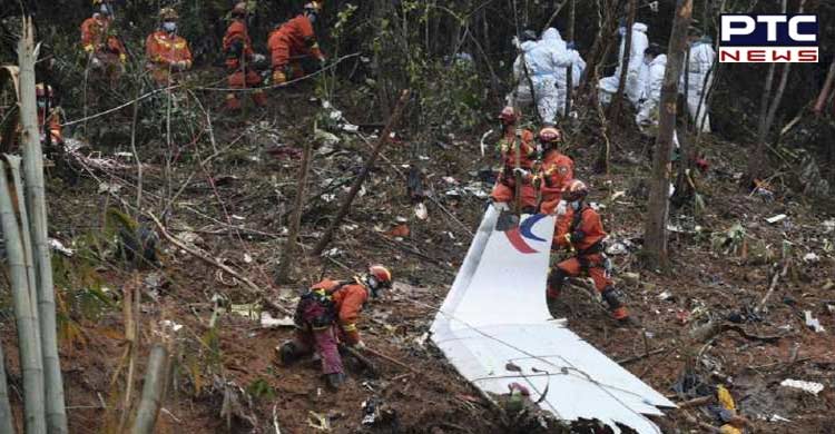 ‘Someone in cockpit’ behind China plane crash