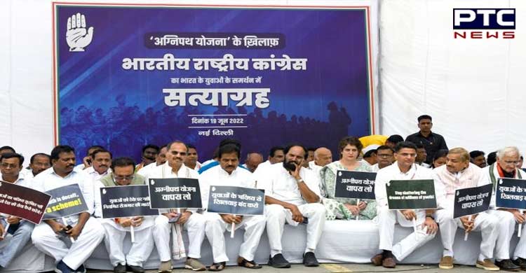 Cong-holds-protest-at-Jantar-Mantar-over-Agnipath-scheme-4
