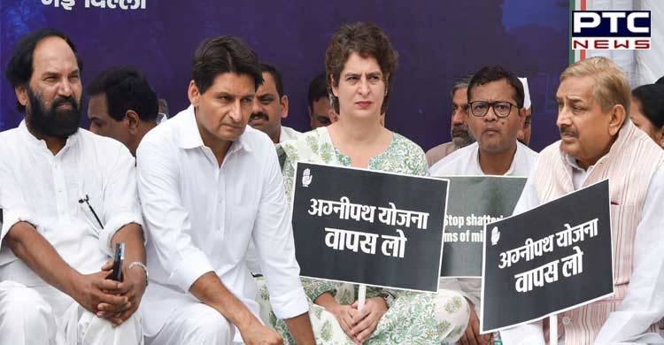 Cong-holds-protest-at-Jantar-Mantar-over-Agnipath-scheme-5