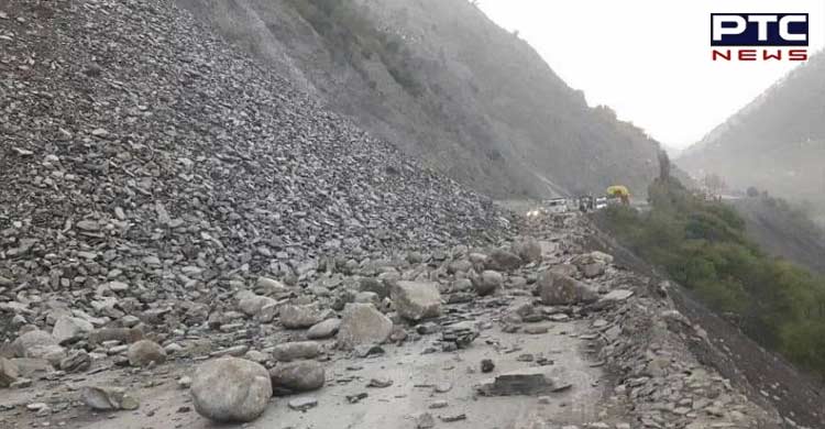 Landslides block traffic on Jammu-Srinagar NH; commuters harassed