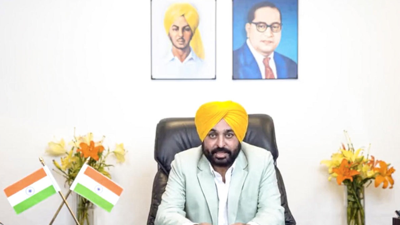 CM ਭਗਵੰਤ ਮਾਨ ਨੇ ਪੰਜਾਬ ਦੇ ਰਾਜਪਾਲ ਨੂੰ ਲਿਖਿਆ ਪੱਤਰ, ਚੰਡੀਗੜ੍ਹ 'ਤੇ ਜਤਾਇਆ ਆਪਣਾ ਹੱਕ