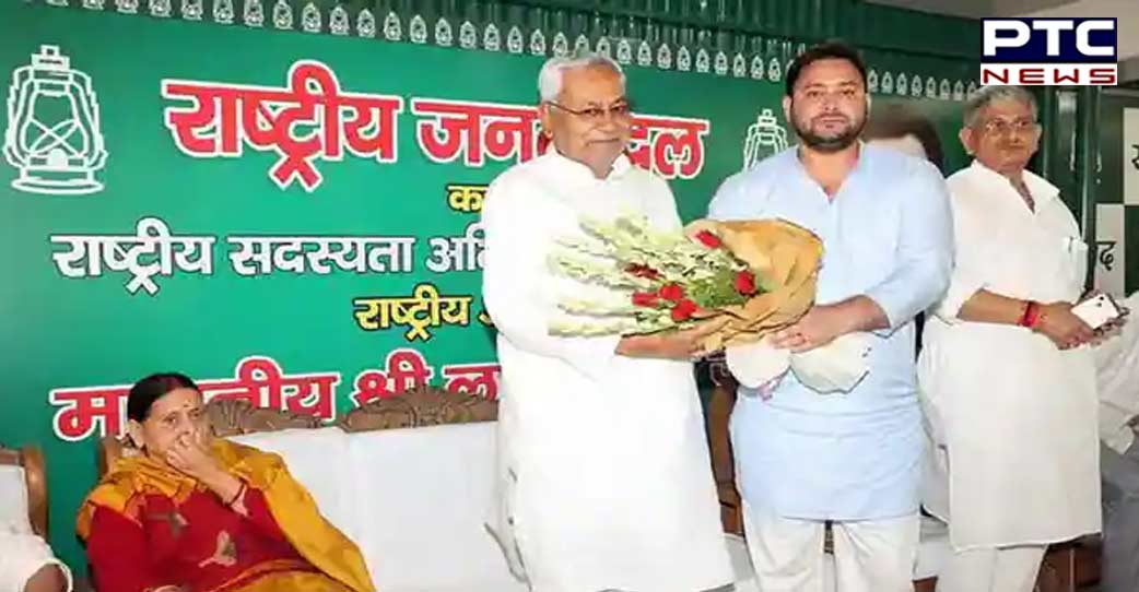 Nitish Kumar submits list of Bihar MLAs to Governor, stakes claim to form new govt