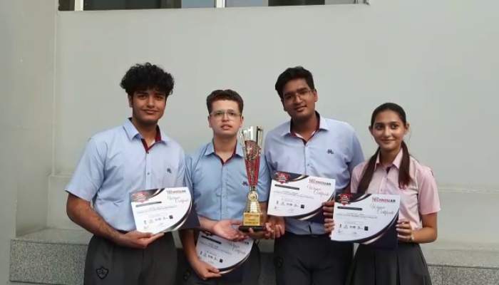 फरीदाबाद के छात्रों ने गाड़े झंडे, वर्ल्ड रोबोटिक चैंपियनशिप में कई देशों को पछाड़ हासिल किया पहला स्थान