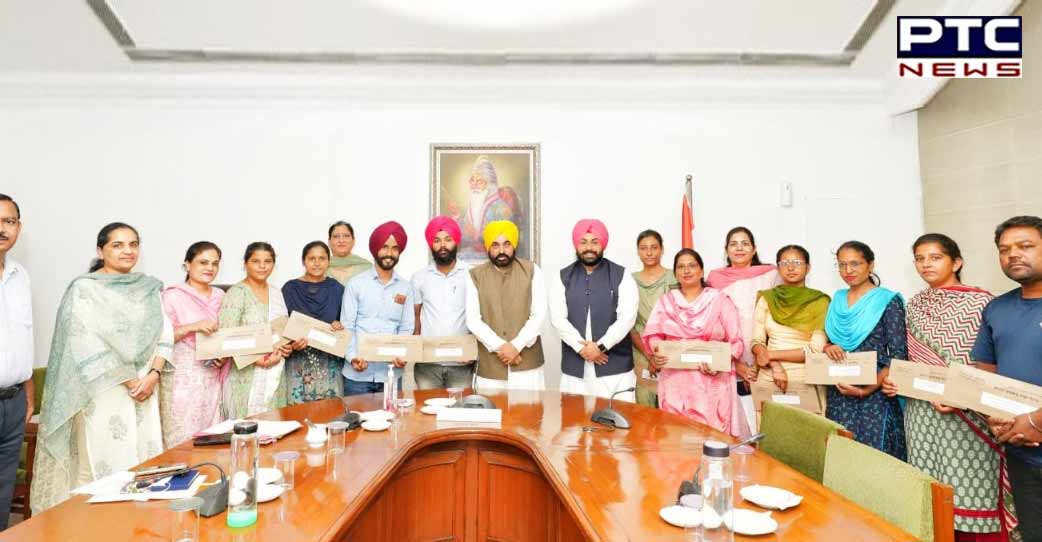 Punjab CM Bhagwant Mann hands over station allotment letters to 6635 ETT teachers