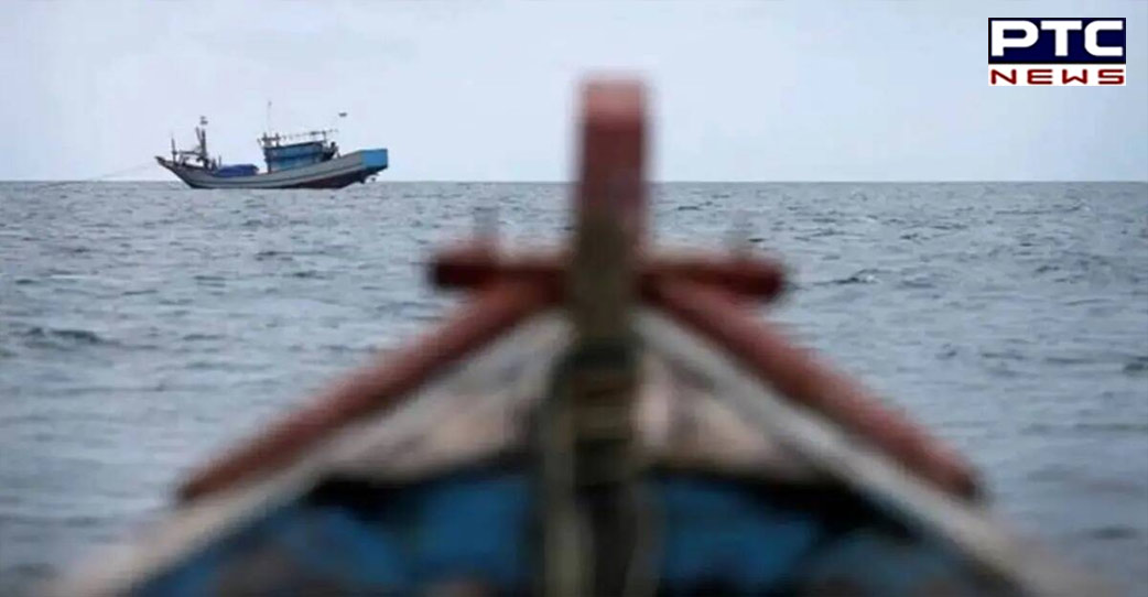 Sri Lankan Navy arrests 10 Indian fishermen