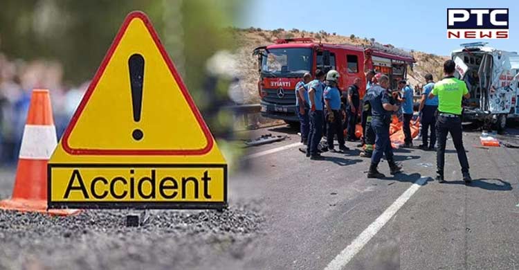 At least 32 dead, dozens injured in Turkey road accidents
