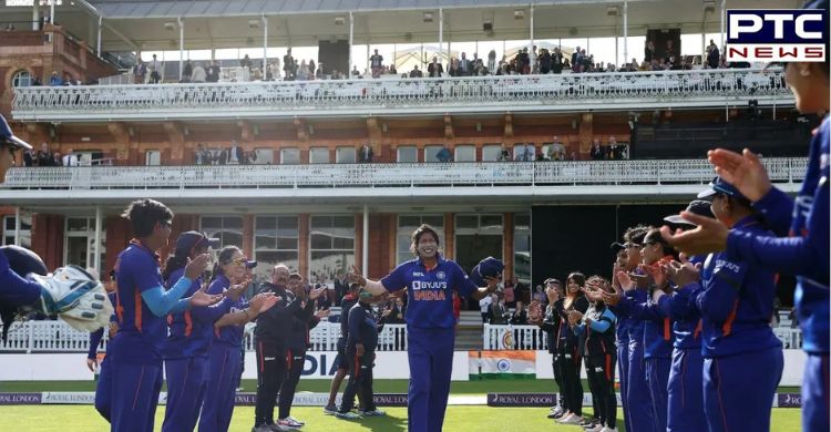 Jhulan Goswami receives 'Guard of Honour' from players during final ODI