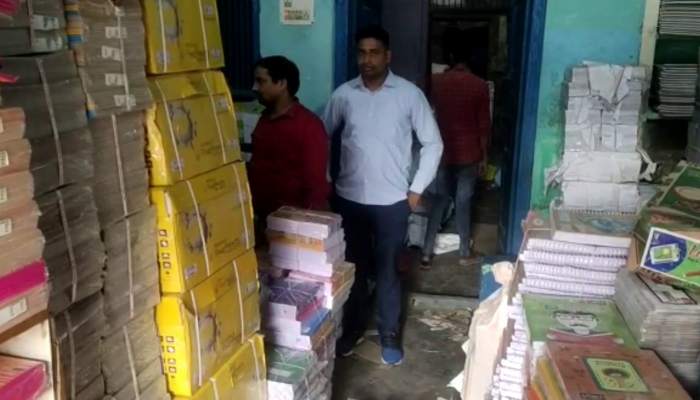 सोनीपत में किताबों की दुकान से अवैध पटाखे बरामद, 15 से 16 लाख रुपये बताई जा रही कीमत