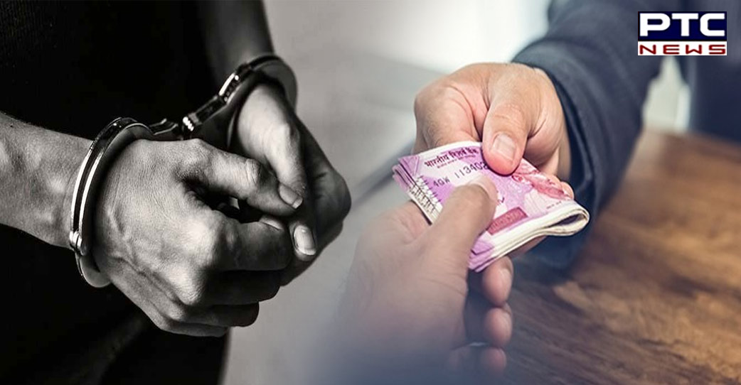 Punjab-VB-arrests-Patwari-red-handed-for-taking-bribe-2