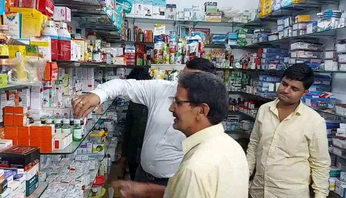 गाम्बिया में कफ सिरप से मौत का मामला: सोनीपत में फैक्ट्री में लगा ताला, रोहतक-गुरुग्राम में दवा स्टोर पर छानबीन