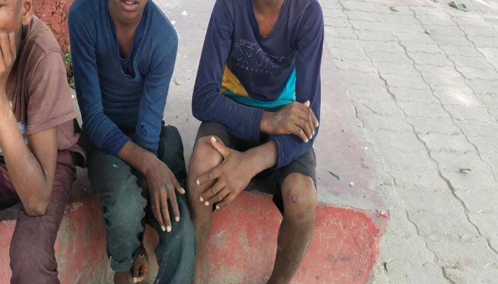 चोरी के आरोप में तीन बच्चों के साथ मारपीट, सिर मुंडवाकर बाजार में घुमाया