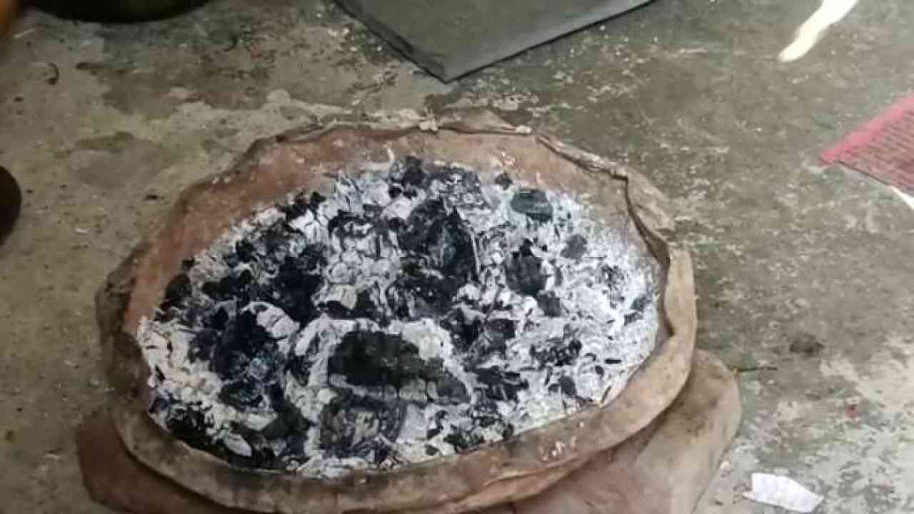 सर्दियों में कमरे में जलती हुई अंगीठी है जानलेवा, बहादुरगढ़ में तीन युवकों की मौत