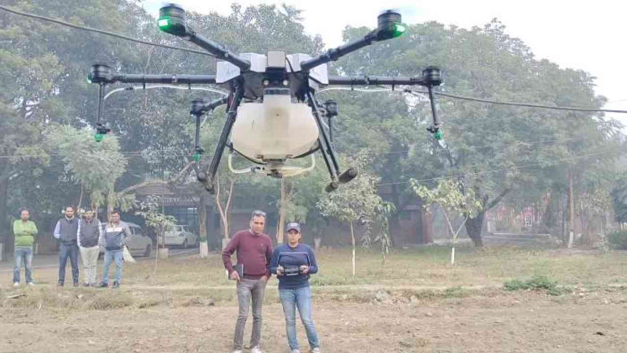 हरियाणा की पहली ड्रोन पायलट बनीं निशा सोलंकी, किसानों को देंगी ड्रोन उड़ाने का प्रशिक्षण