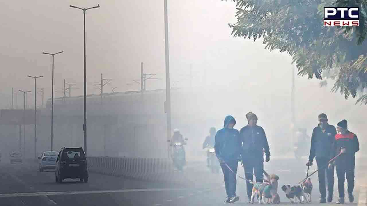 Delhi-NCR: Shallow fog covers sky, AQI continues to be in very poor category