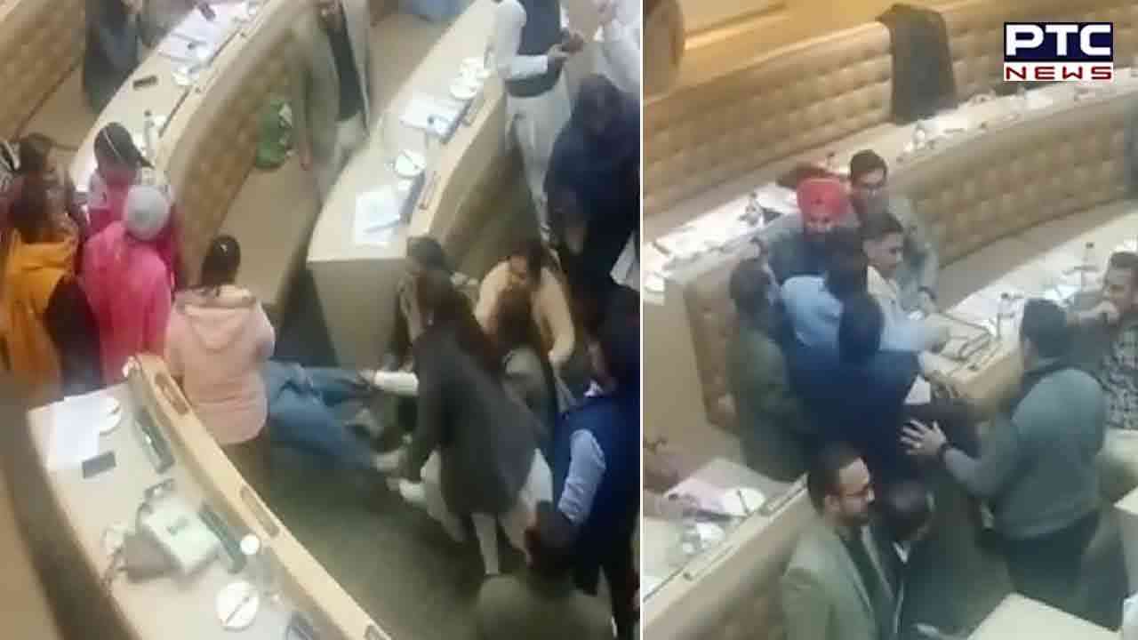 Watch video: Unruly scenes at Chandigarh MC meeting;  marshals 'show the door' to AAP, Congress councillors