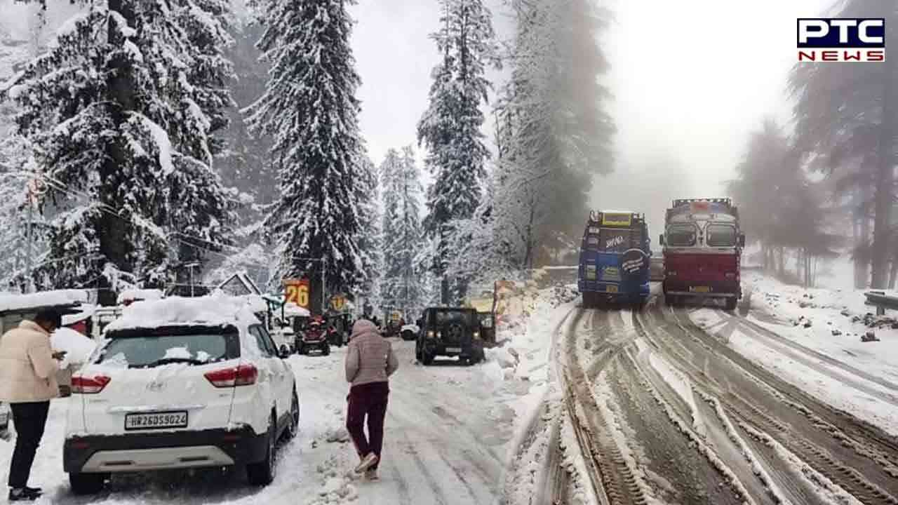 Himachal Pradesh: 265 roads blocked due to fresh snowfall