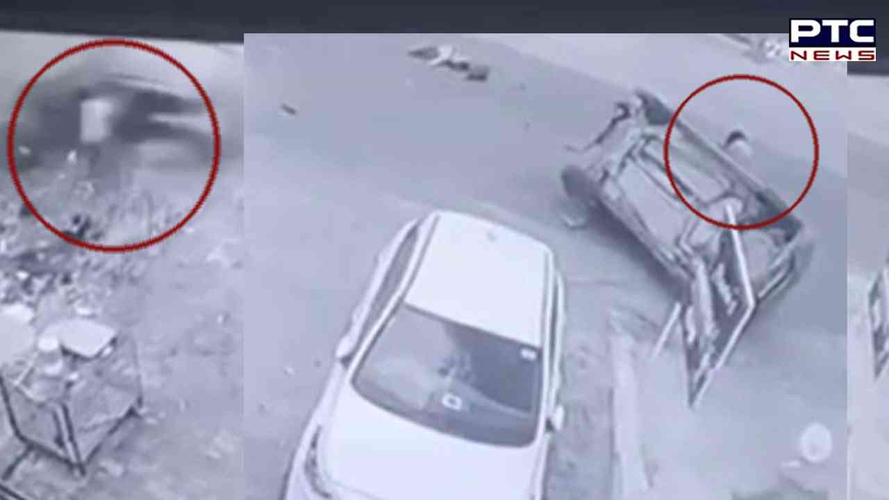 Accident Viral Video: ਅੰਮ੍ਰਿਤਸਰ ਰੋਡ 'ਤੇ ਵਾਪਰਿਆ ਭਿਆਨਕ ਹਾਦਸਾ, CCTV 'ਚ ਕੈਦ ਹੋਈਆਂ ਤਸਵੀਰਾਂ
