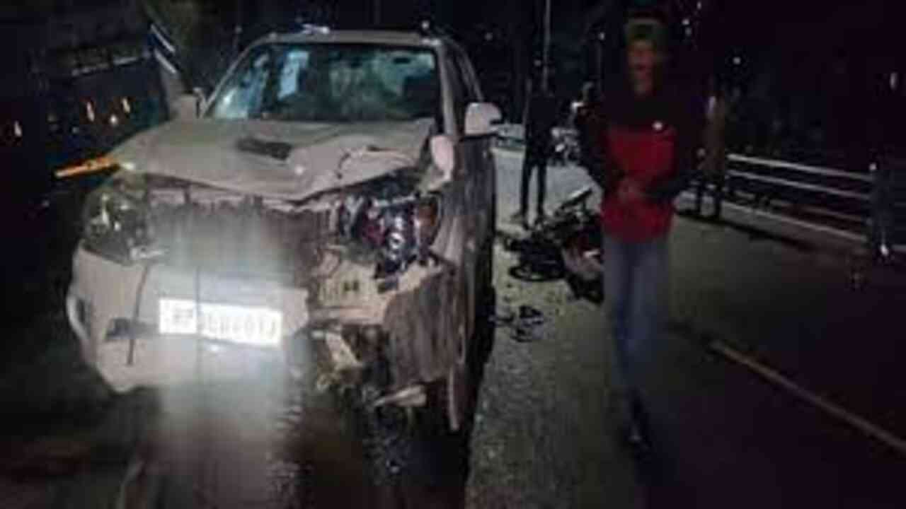 इंटक के प्रदेश उपाध्यक्ष की  कार ने मारी  टक्कर, बाइक सवार दो युवकों की मौत