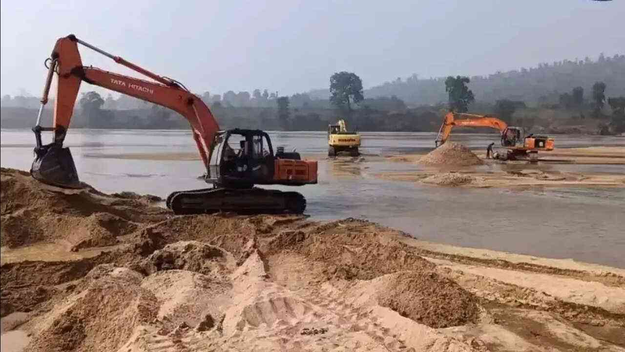 हरियाणा सरकार ने दिल्ली के दावे का किया खंडन, कहा- यमुना में कानूनी रूप से हो रहा रेत खनन