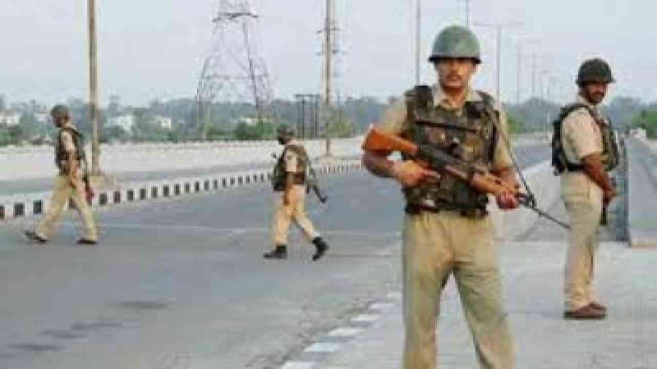 हरियाणा में हाई अलर्ट, जगह-जगह की जा रही छापेमारी, बॉर्डर पर पुलिस की टुकड़ियां तैनात