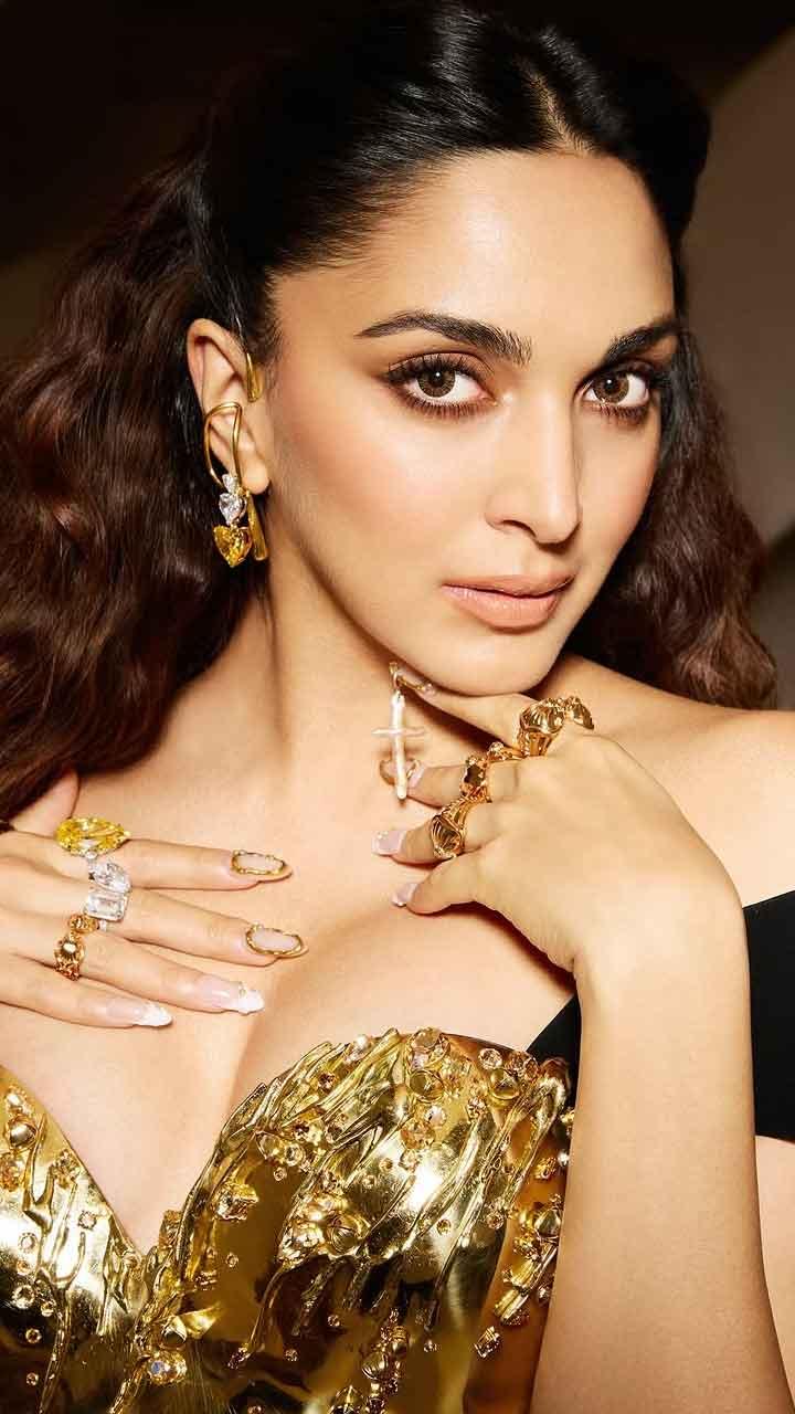 MoM To Be Kiara Advani ਦਾ ਸ਼ਾਨਦਾਰ ਰਿਹਾ Met Gala ਡੈਬਿਉ, ਬੇਬੀ ਬੰਪ ’ਤੇ ਬਣਾਇਆ ਦਿਲ, ਦੇਖੋ ਕਿਆਰਾ ਦੀਆਂ ਖੂਬਸੂਰਤ ਤਸਵੀਰਾਂ