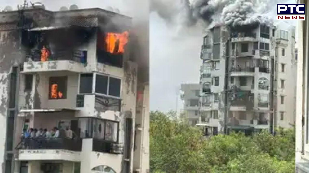 Delhi Building Fire : ਦਵਾਰਕਾ ਸਥਿਤ ਇਮਾਰਤ 'ਚ ਅੱਗ ਦਾ ਤਾਂਡਵ! ਜਾਨ ਬਚਾਉਣ ਲਈ 7ਵੀਂ ਮੰਜਿਲ ਤੋਂ ਕੁੱਦੇ ਪਿਤਾ ਤੇ 2 ਬੱਚਿਆਂ ਦੀ ਮੌਤ